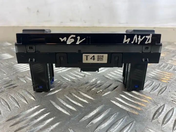 Toyota RAV 4 (XA50) (2018 - ) 8395042540 Включатель обогрева — фото 9