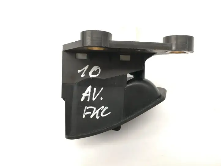 Toyota Avensis T270 (2009 - 2012)  8439005010 Включатель ручного тормоза