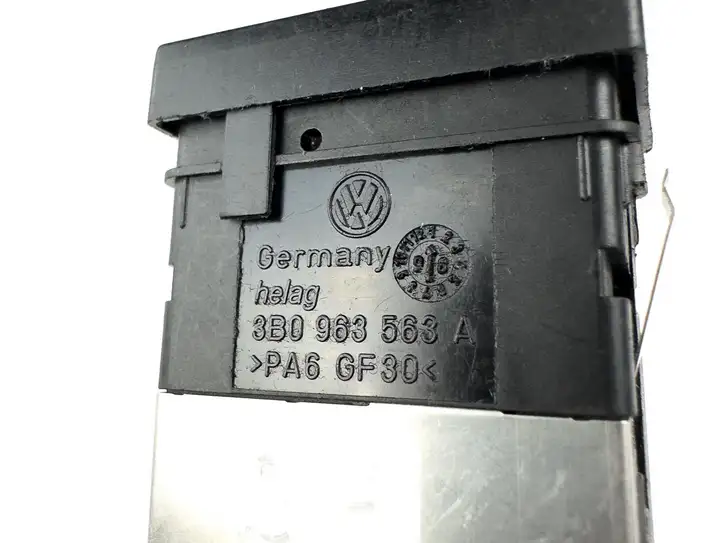 Volkswagen PASSAT B5.5 (2001 - 2005) 3b0963563a Включатель обогрева — фото 4