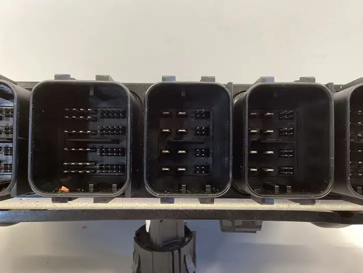 Land Rover Range Rover Evoque (2018 - )  M8A212B684VAC Блок управления двигателя