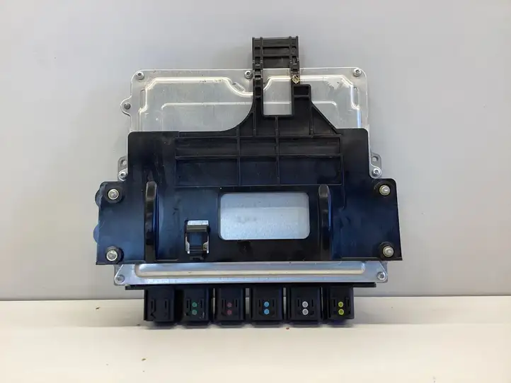 Land Rover Range Rover Evoque (2018 - )  M8A212B684VAC Блок управления двигателя