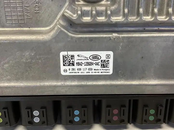 Land Rover Range Rover Evoque (2018 - )  M8A212B684VAC Блок управления двигателя