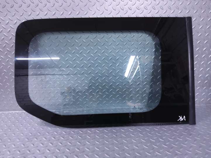 SU001B0054 Toyota ProAce City Slankiojančių durų stiklas