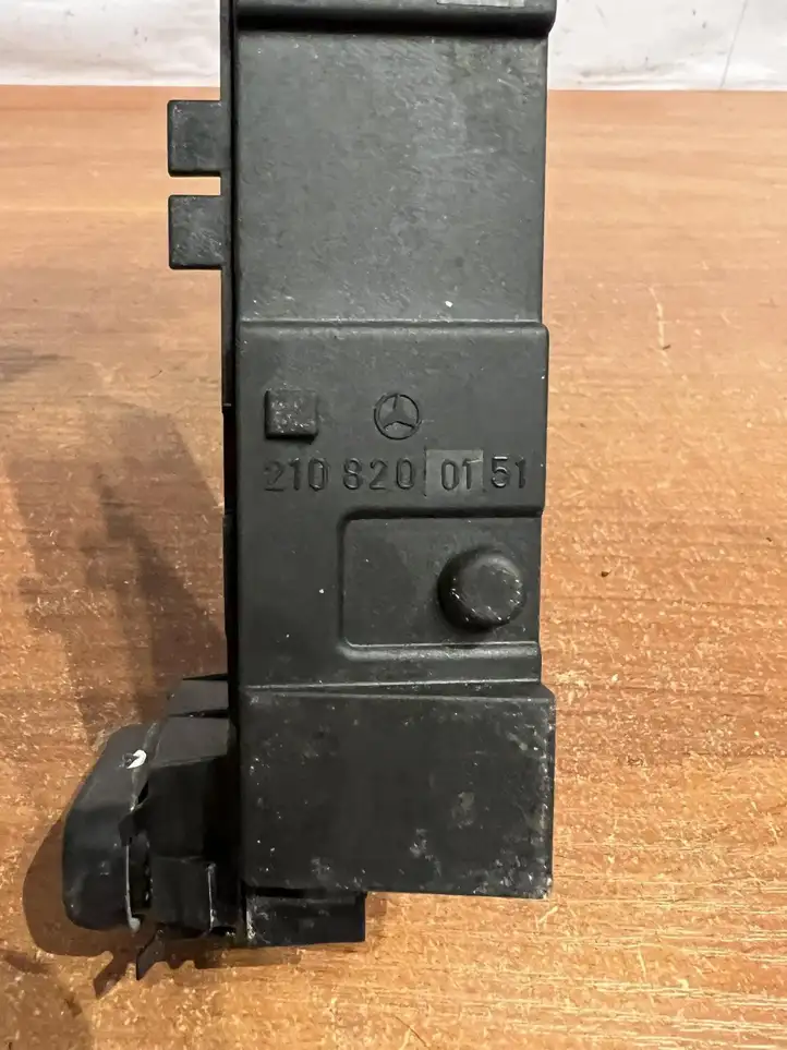 Mercedes-Benz E W210 (1995 - 2002) 2108200151 Включатель обогрева — фото 2