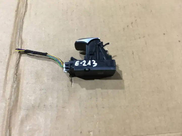 Mercedes-Benz E W213 (2016 - ) A2139053803 Кнопка ручного тормоза — фото 3