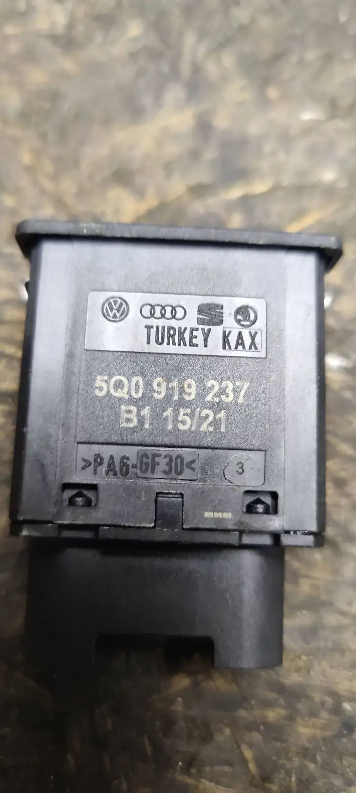Audi A4 S4 B8 8K (2007 - 2011) 5Q0919237 Включатель надувной подушки для пассажира — фото 4