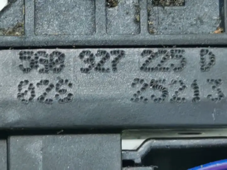 Volkswagen Golf VII (2013 - 2019) 5G0927225D Кнопка ручного тормоза — фото 2
