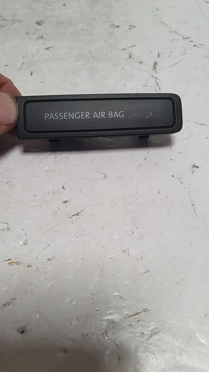 Volkswagen Tiguan (2011 - 2016)  5N0919234 Включатель надувной подушки для пассажира