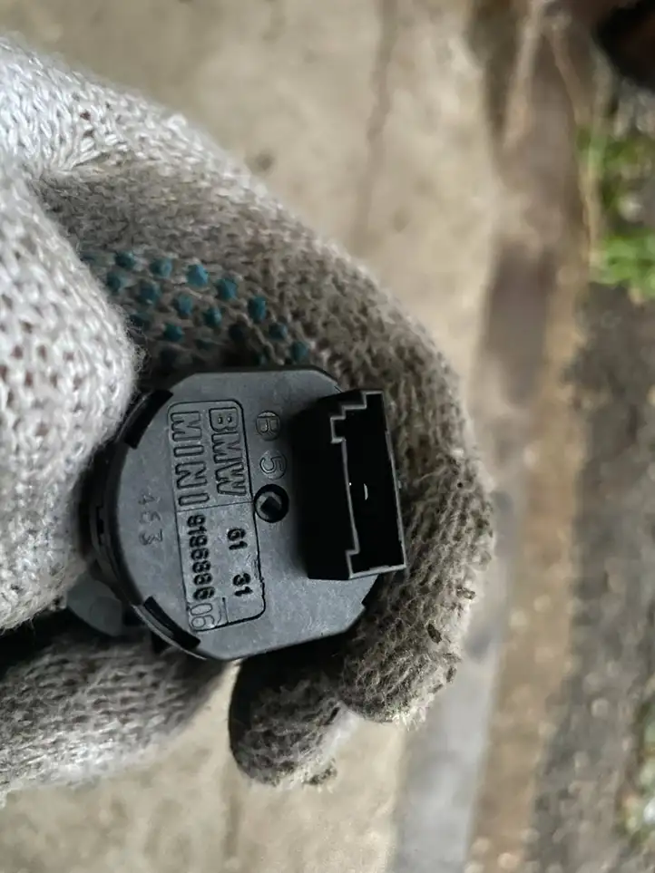 BMW 1 F20 F21 (2011 - 2019)  919888606 Включатель надувной подушки для пассажира