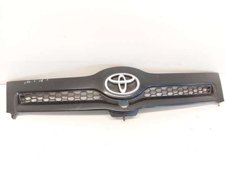 Toyota Corolla Verso AR10 (2004 - 2009)  531110F020 Верхняя решётка