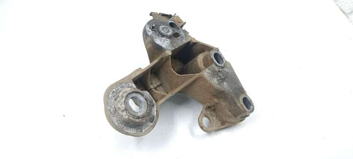Audi A6 (2001 - 2004)  8E0199352D Кронштейн крепления двигателя