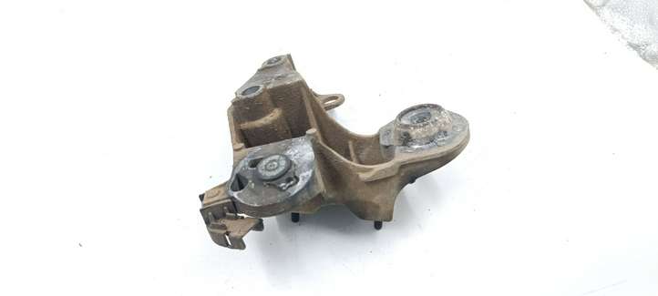 Audi A6 (2001 - 2004)  8E0199352D Кронштейн крепления двигателя