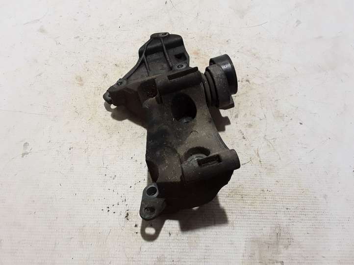 Renault Scenic II -  Grand scenic II (2003 - 2006)  8200357679 Кронштейн генератора