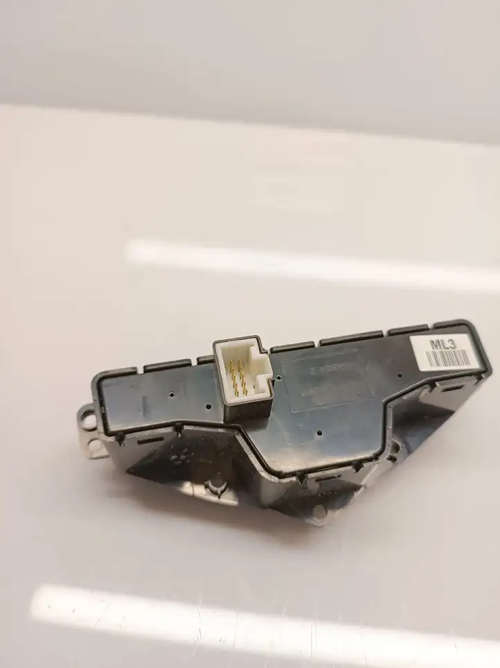 SsangYong Korando (2013 - 2017)  299130909 Включатель аварийных фонарей