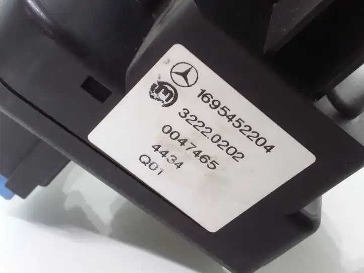 Mercedes-Benz A W169 (2004 - 2012) 1695452204 Включатель фонарей — фото 5