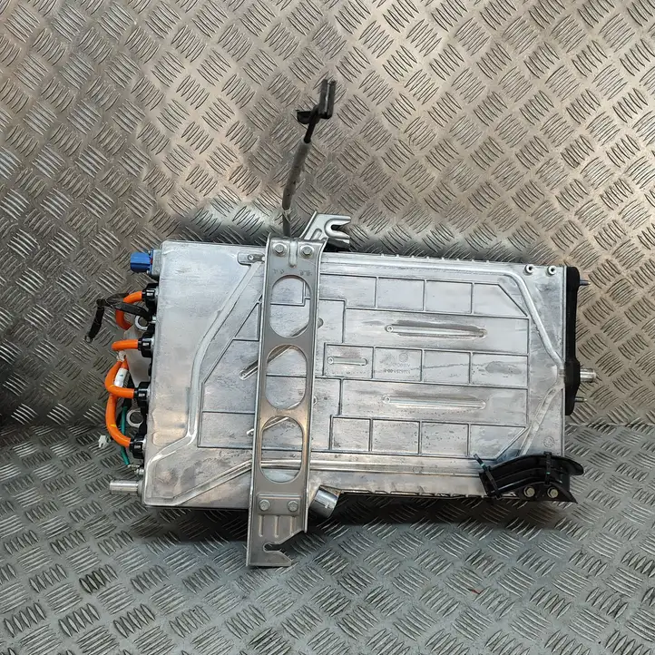 Tesla Model X (2015 - 2021)  105513901B Преобразователь напряжения