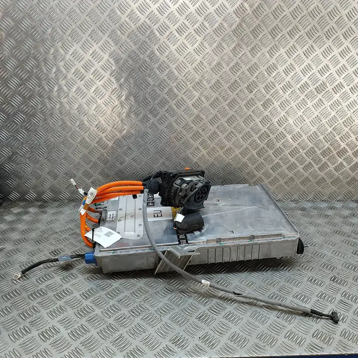 Tesla Model X (2015 - 2021)  105513901B Преобразователь напряжения