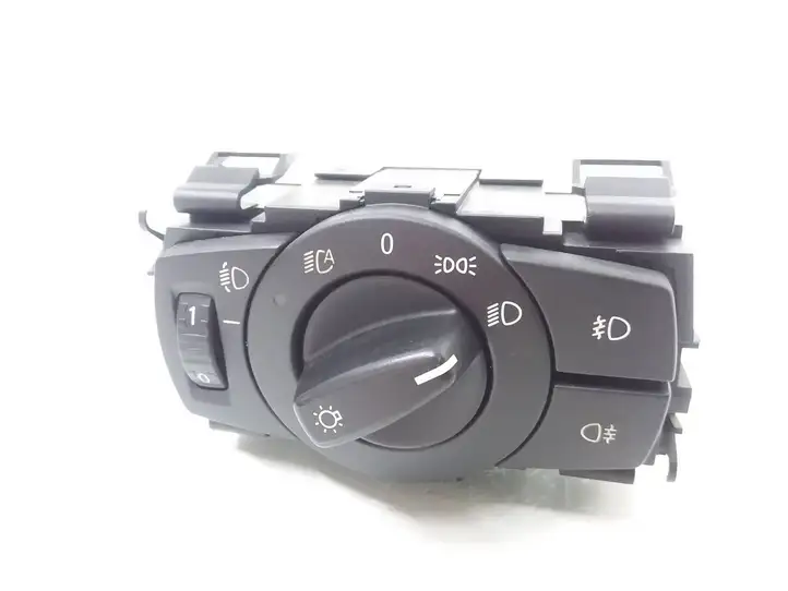 BMW 1 E81 E87 (2004 - 2011) 6932792 Включатель фонарей — фото 1