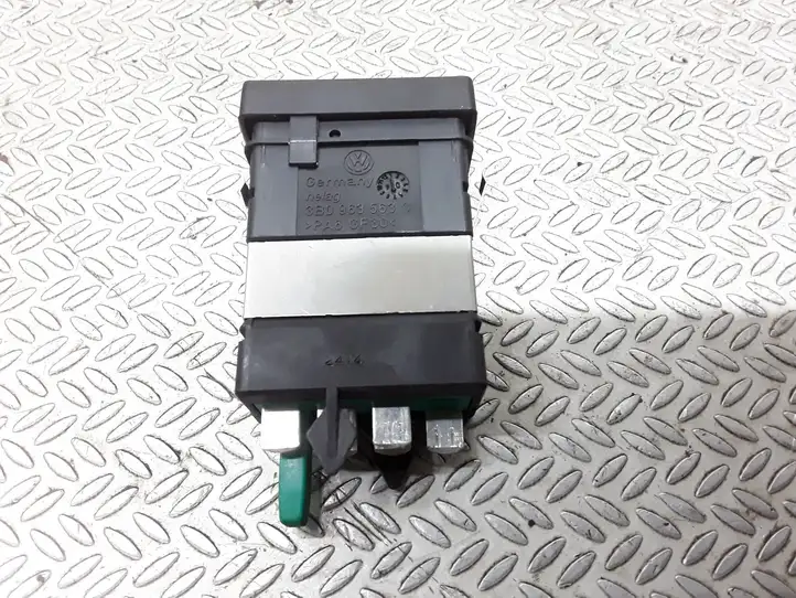 Volkswagen PASSAT B5.5 (2001 - 2005) 3B0963563C Включатель обогрева — фото 2