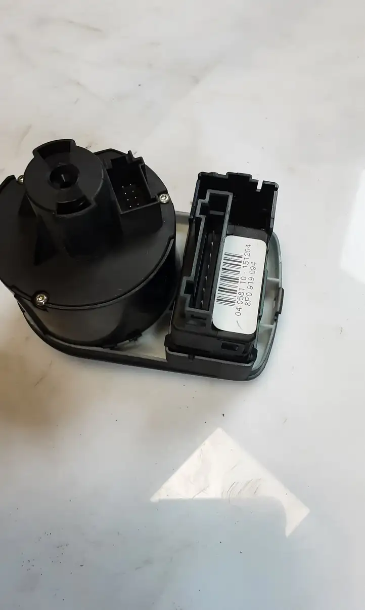 Audi A3/S3 8P (2004 - 2008) 8P0919094 Включатель фонарей — фото 3