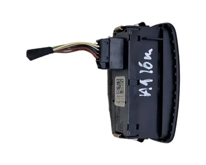 Audi A1 (2010 - 2014) 8X0959672G Включатель аварийных фонарей — фото 3