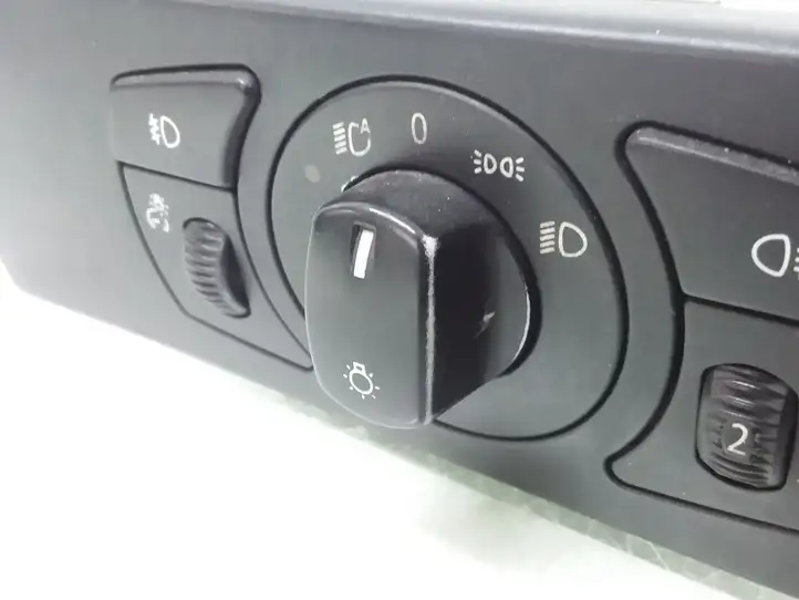 BMW 5 E60 E61 (2004 - 2010)  6925285 Включатель фонарей