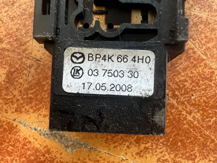 Mazda 5 (2005 - 2010) BP4K664H0 Включатель аварийных фонарей — фото 3