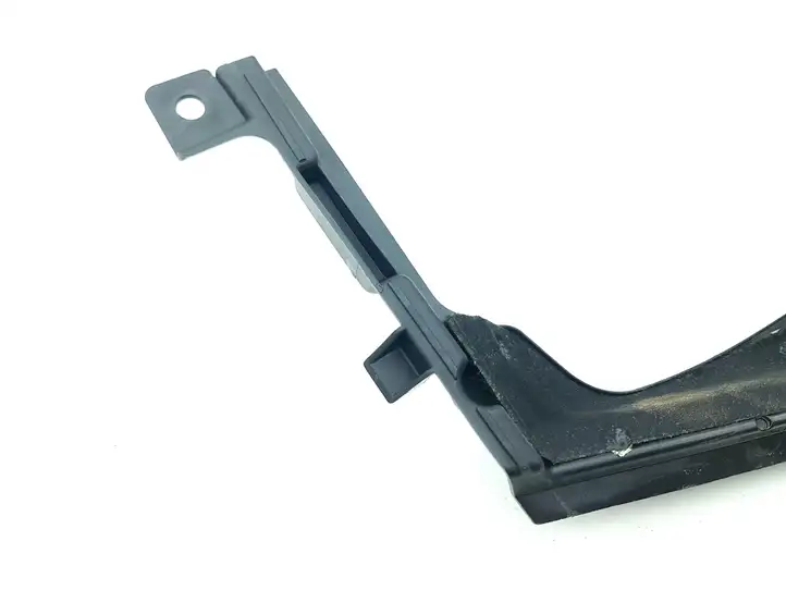 Mini    9628908 Другая деталь отсека двигателя