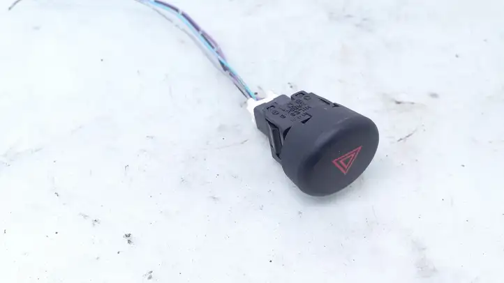 Nissan Juke I F15 (2010 - 2018) 06019 Включатель аварийных фонарей — фото 1