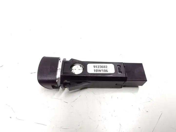 Volvo XC90 (2006 - 2014) 9123682 Включатель аварийных фонарей — фото 2