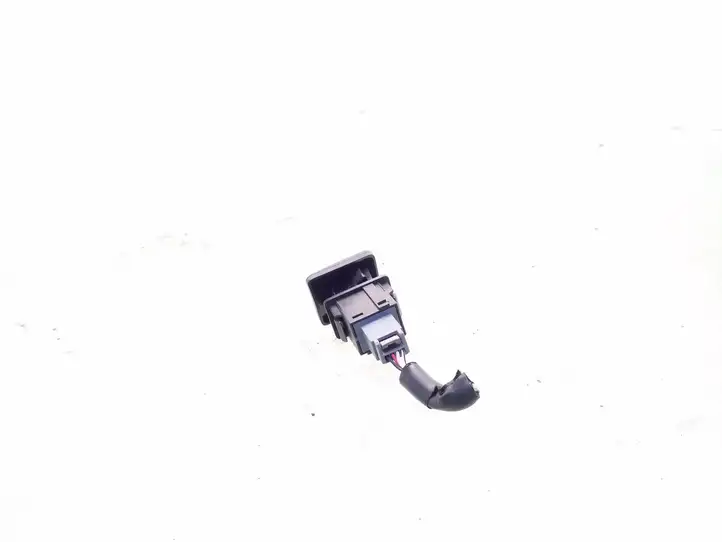 Toyota Yaris (2005 - 2009) 843320D020 Включатель аварийных фонарей — фото 2