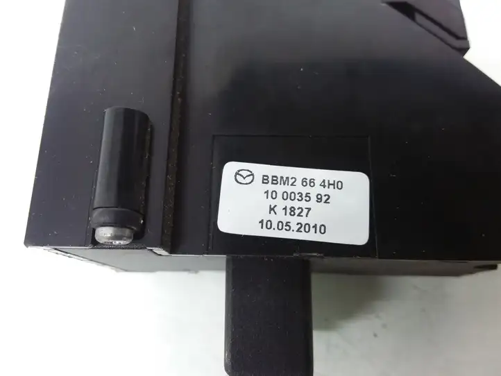 Mazda 3 II (2009 - 2011) BBM2664H0 Включатель аварийных фонарей — фото 3