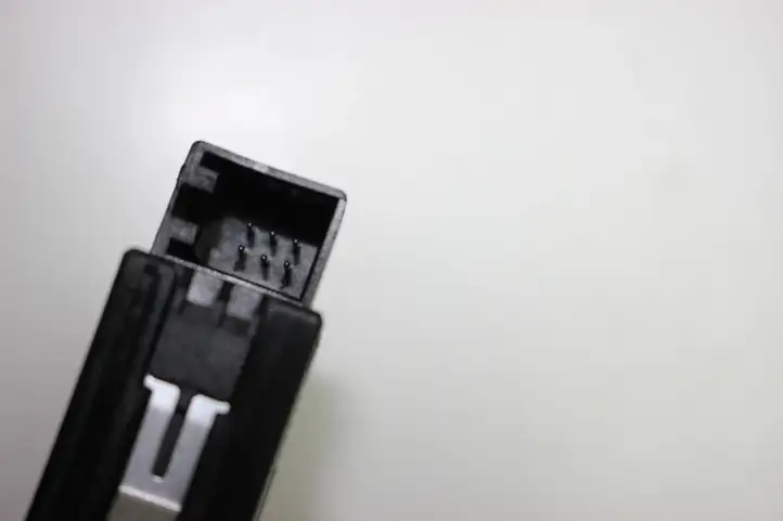 Audi Q5 (2008 - 2012)  8R1941509 Включатель аварийных фонарей