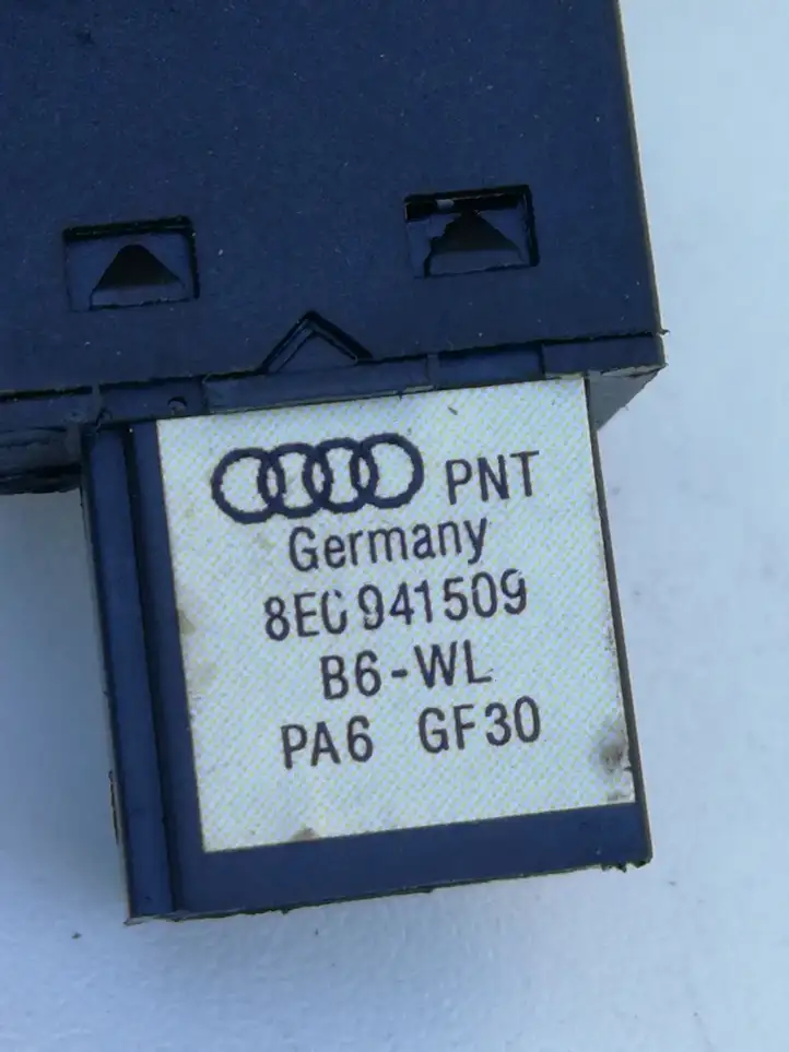 Audi A4 S4 B7 8E 8H (2004 - 2009) 8E0941509 Включатель аварийных фонарей — фото 3