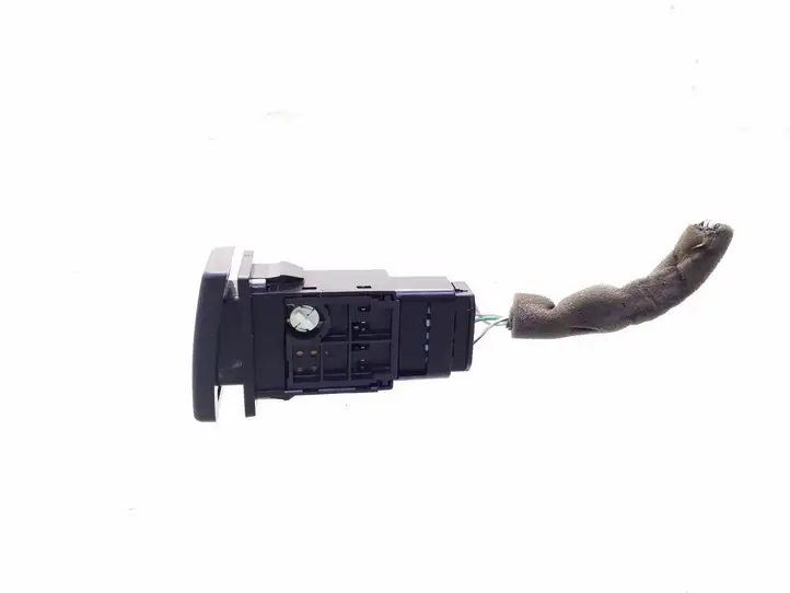 Toyota Avensis T250 (2003 - 2006) 157963 Включатель аварийных фонарей — фото 2