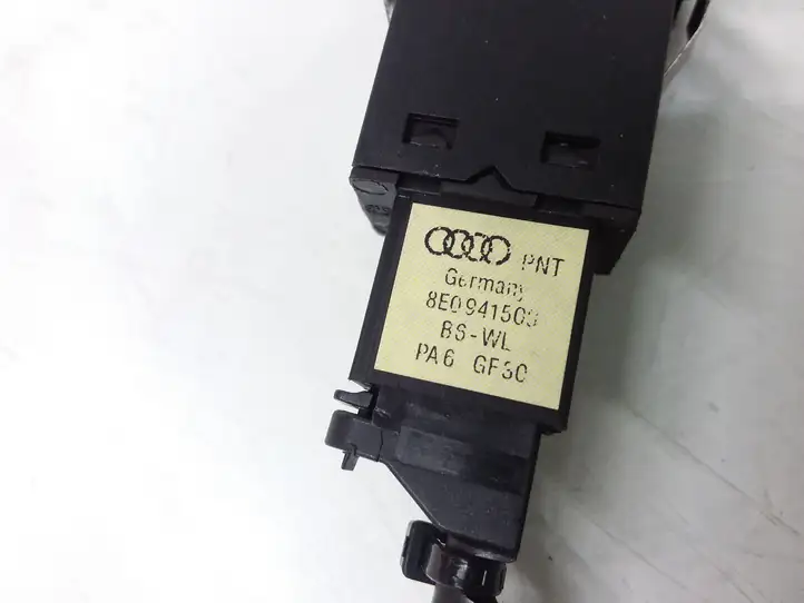 Audi A4 S4 B6 8E 8H (2000 - 2006) 8E0941509 Включатель аварийных фонарей — фото 3