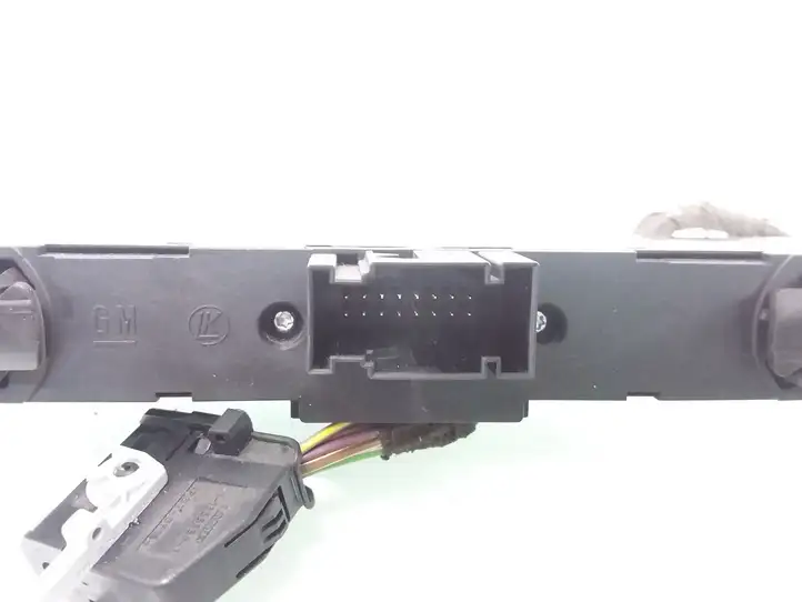 Opel Astra H (2004 - 2009) 13100105 Включатель аварийных фонарей — фото 4