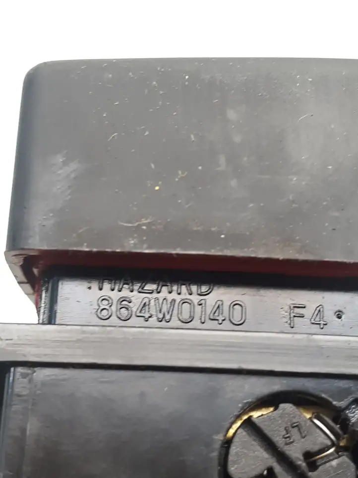 Hyundai Santa Fe (2000 - 2005) 864W0140 Включатель аварийных фонарей — фото 3