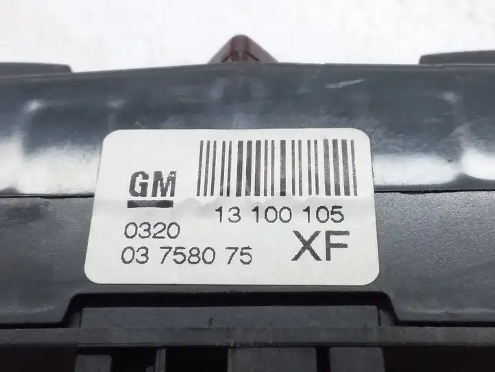 Opel Astra H (2004 - 2009) 13100105 Включатель аварийных фонарей — фото 4