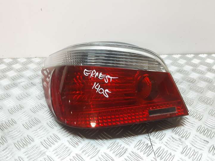 BMW 5 E60 E61 (2004 - 2010)  7165737 Задний фонарь в кузове