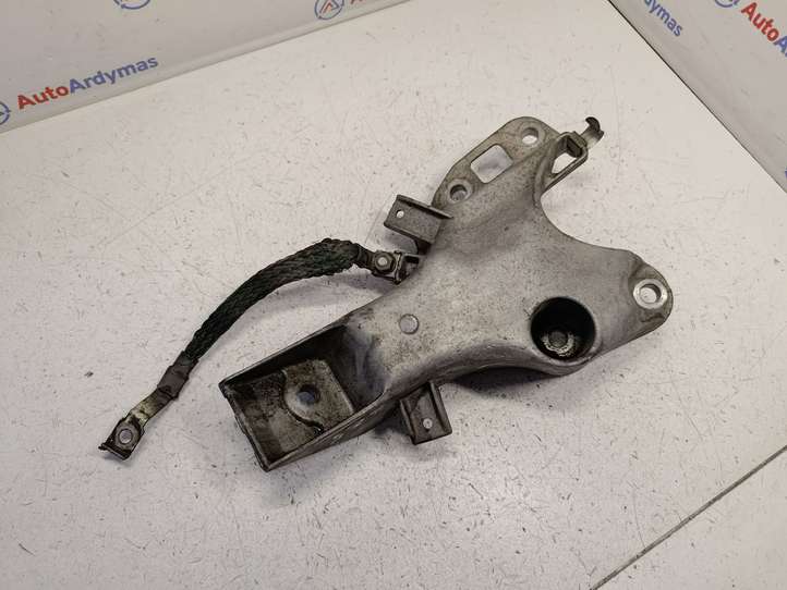 BMW X5 E70 (2006 - 2013)  22116772673 Кронштейн крепления двигателя