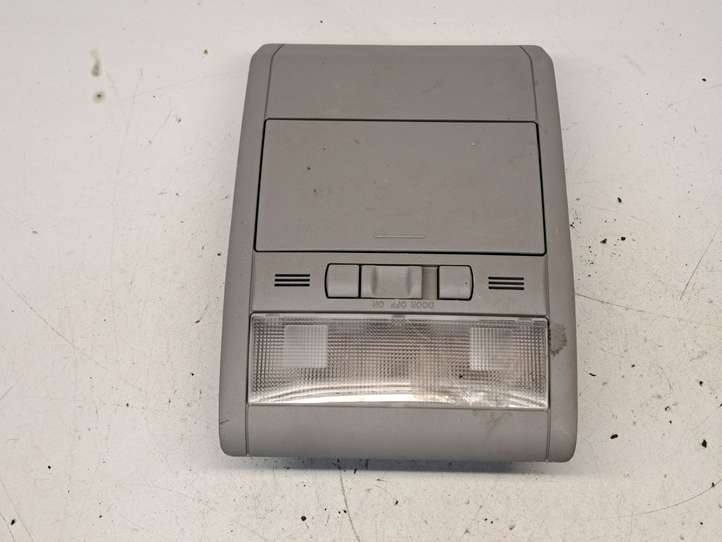 Toyota Prius (XW30) (2009 - 2015)  1D111022G Передняя подсветка