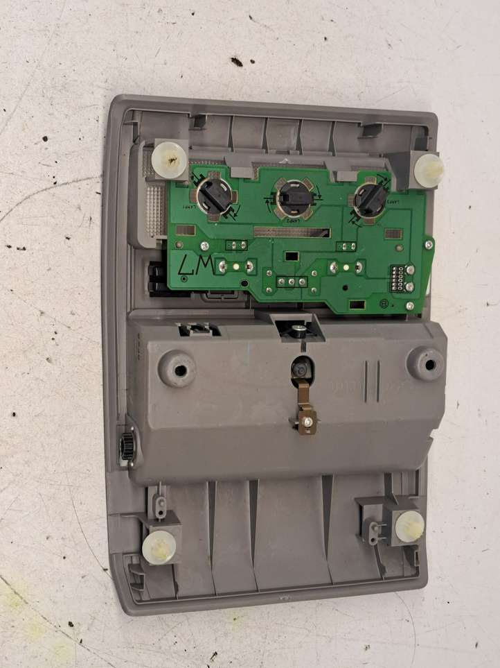Toyota Prius (XW30) (2009 - 2015)  1D111022G Передняя подсветка
