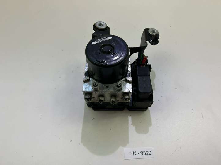 Volvo XC60 (2008 - 2013)  30681619 Блок ABS