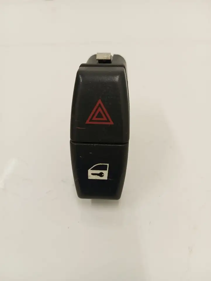 BMW 5 E60 E61 (2004 - 2010)  6919506 Включатель аварийных фонарей