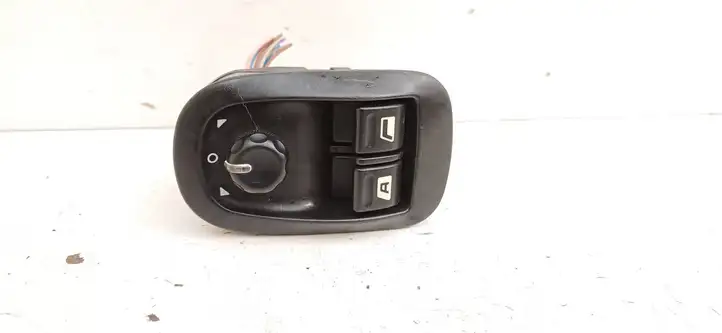 Peugeot 206 (1998 - 2012) 11655 Кнопка стеклоподъемников — фото 1