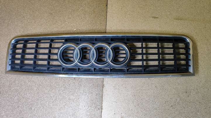 8E0853651E Audi A4 S4 B6 8E 8H Grotelės priekinės