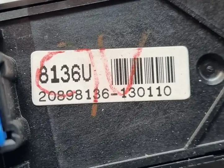 Opel Antara (2011 - 2017) 20898136 Включатель аварийных фонарей — фото 4