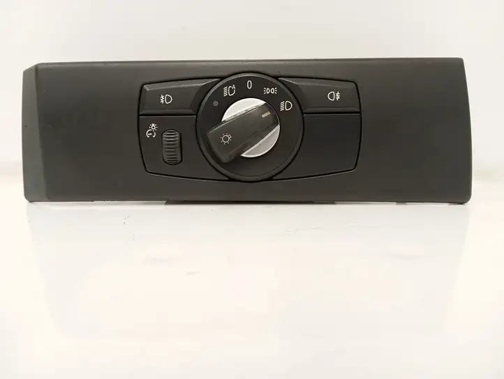 BMW 5 E60 E61 (2004 - 2010) 6988565 Включатель фонарей — фото 1