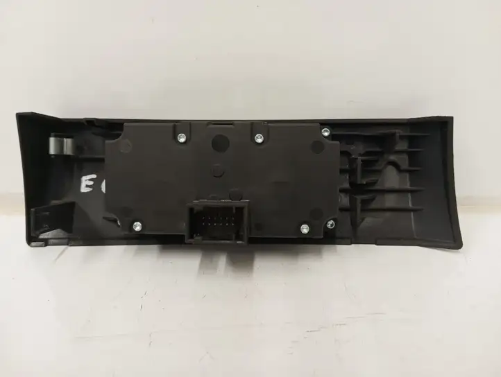 BMW 5 E60 E61 (2004 - 2010) 6988565 Включатель фонарей — фото 2
